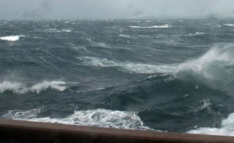 MOTI I KEQ/ Pezullohet nga nesër lundrimi i trageteve në linjën Durrës-Bari