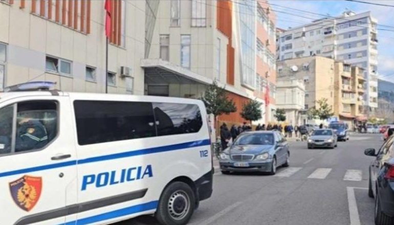 KATËR DITË I HUMBUR/ Vëllai denoncon largimin nga banesa të 40-vjeçarit në Elbasan! Policia nis kërkimet