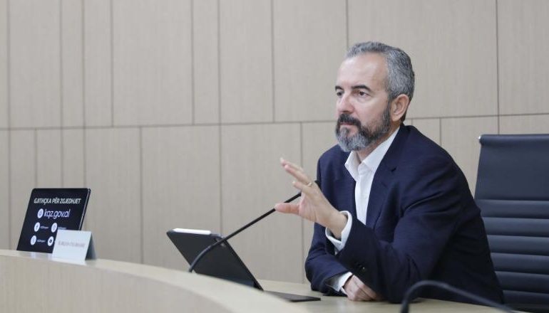 DIASPORA VOTON/ Të shtunën hapet regjistrimi për emigrantët, në KQZ partitë ende debat të ‘ndezur’
