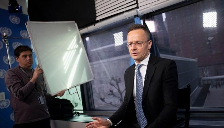 HUNGARI/ Rriten çmimet e naftës pas sanksioneve amerikane ndaj Rusisë