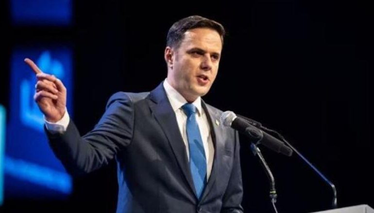 ZGJEDHJET NË KOSOVË/ Lumir Abdixhiku siguron mbështetje nga politikanët gjermanë! Deputeti i Bundestagut Beyer: Lider i ri…