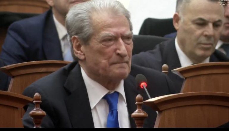 “LIGJIN PËR VOTËN E DIASPORËS E SOLLA UNË…”/ Berisha: Rama e kundërshtoi! PS nuk lejon njohjen e letërnjoftimit të përbashkët, që e njeh dhe BE-ja