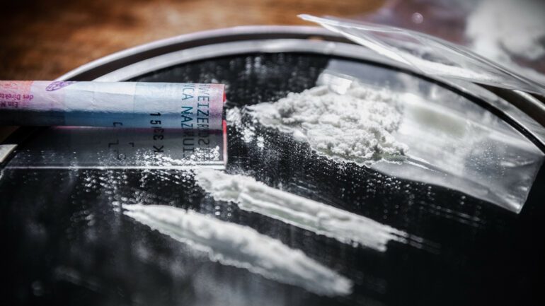 E PËSOJNË KEQ/ Shpërndanin drogë në Zvicër, arrestohet shqiptari dhe dy zviceranë
