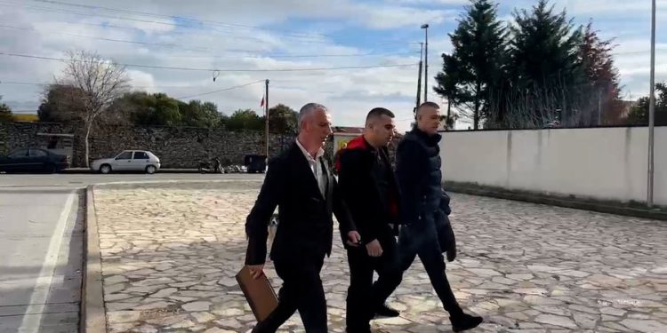 MASAKRA E DOBRAÇIT/ SPAK ende pa akuzë për dy të vetëdorëzuarit Izmir Sakica dhe Samuel Troshani