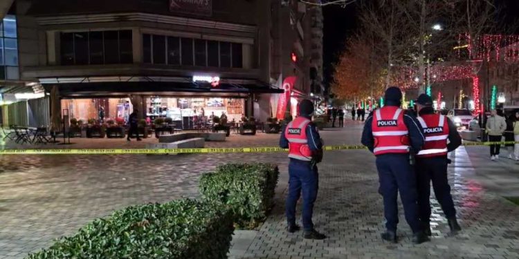 TË SHTËNA ME ARMË ZJARRI NË VLORË/ Pas një debati virtual disa të rinj konfliktohen me njëri-tjetrin