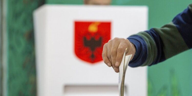VOTA E DIASPORËS/ Më pak se një javë nga nisja e procesit, mbi 20 mijë persona aplikojnë për t’u regjistruar