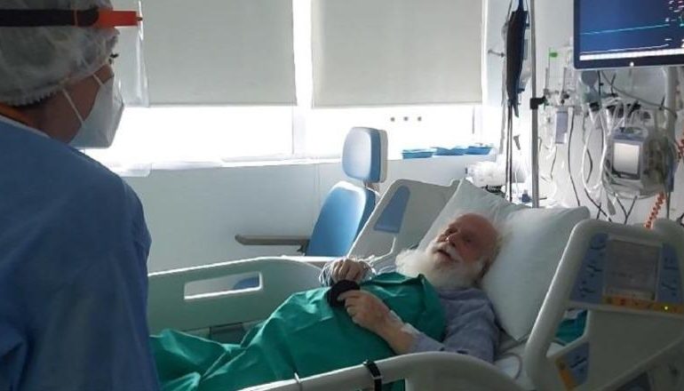 PËSOI HEMORAGJI NË STOMAK/ Kryepeshkoi Anastas Janullatos dërgohet për mjekim në Athinë. Në 30 dhjetor u shtrua në spital pasi u prek nga një virozë