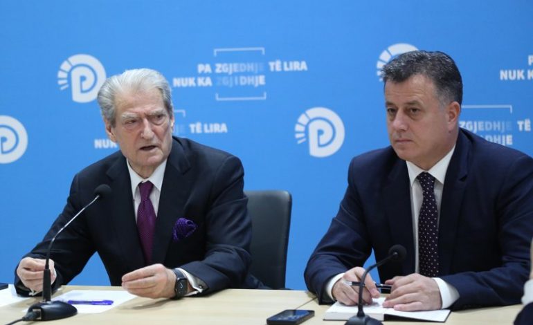 REVOLTOHET Flamur Noka: Pse të shkojë në SPAK kyetari ynë, të pijë kafe me Dumanin?