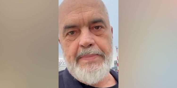 “S’KE RRUGË PËR GIRO D’ITALIA”/ Rama i përgjigjet komentuesit: Nuk ka të verbër më tepër se ai që nuk do të shikojë