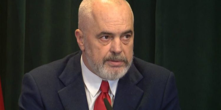 “MOS PËRTONI DHE MOS E SHTYNI PËR NESËR”/ Rama apel emigrantëve: Regjistrohuni në zgjedhje, të ngremë lart respektin për Shqipërinë