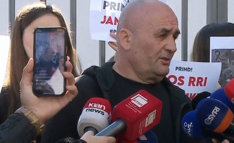 VRASJA E MARTIN CANIT/ Babai: Jemi pa gjumë, institucionet s’na përgjigjen. Nëna: Kërkoj drejtësi