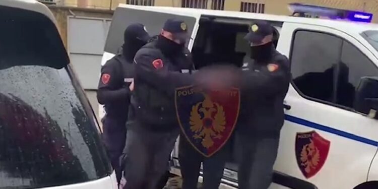 NË KËRKIM NDËRKOMBËTAR PËR TRAFIK DROGE/ Arrestohet 40-vjeçari në Tiranë
