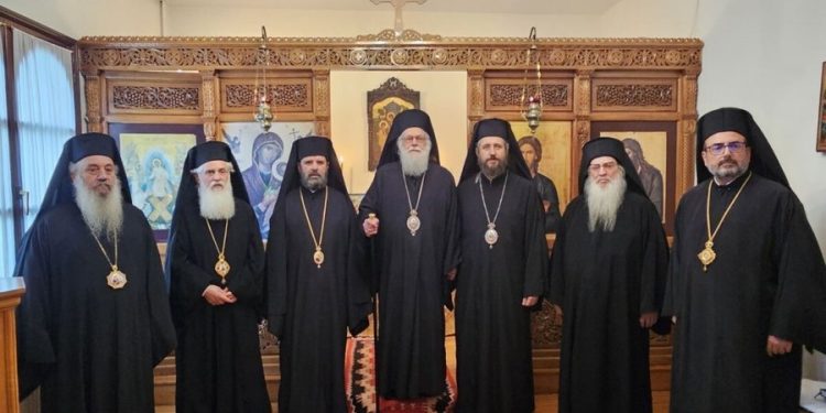 NDARJA NGA JETA E JANULLATOS/ Si do të zgjidhet Kryepeshkopi i ri i Kishës Ortodokse
