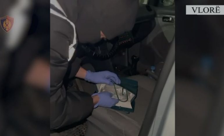 EMRAT/ Furnizonin shpërndarësit me drogë, arrestohen dy persona në Vlorë