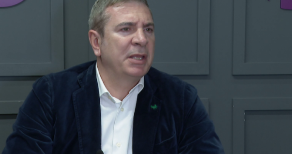 QEVERIA SHTYN VLEFSHMËRINË E ID-VE TË SKADUARA/ Gjiknuri: Vendimi vetëm për diasporën, absurde të votojë kush s’ka dokument shqiptar