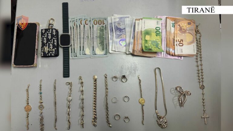 SHFRYTËZONTE VAJZAT E HUAJA PËR PROSTITUCION/ Përfundon në pranga 40-vjeçarja turke në Tiranë