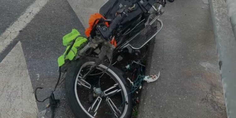 TRAGJIKE/ Furgoni përplas për vdekje drejtuesin e motorit në Lezhë (EMRI)