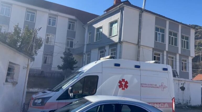 VIROZAT E STINËS/ Fluks i shtuar në Bulqizë, më të prekur fëmijët