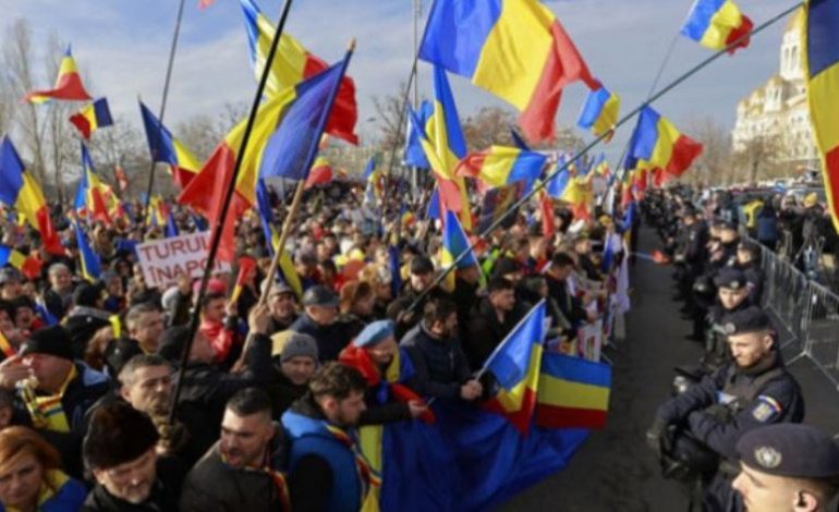 ANULIMI I ZGJEDHJEVE NË RUMANI/ Mijëra protestues kundër heqjes së fitores së kandidatit pro-rus