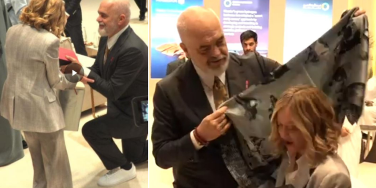 “MUSK SHKON E VJEN, UNË MBETEM”/ Rama i ulet në gjunjë Melonit, i jep dhuratën e veçantë