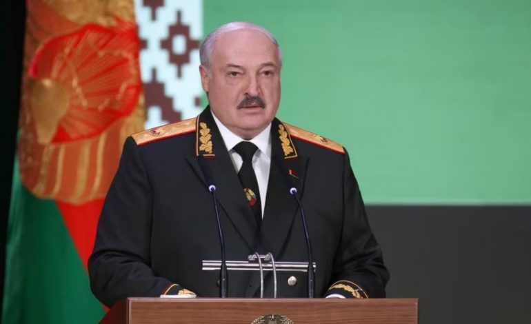 DISKUTIMI PËR PAQEN ME UKRAINËN/ Lukashenko bën ‘ofertën’ e tij: Ushtria bjelloruse mund të shërbejë si forcë paqeruajtëse