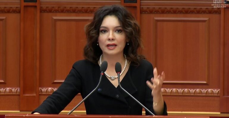 “RREZIKOI PARAGJYKIMIN MBI PAAFTËSINË E SHQIPTARËVE…”/ Spiropali: Kongresi i Lushnjës, gur themeli për parlamentarizmin shqiptar