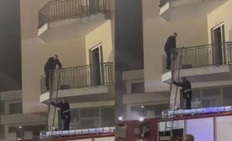 ZJARR NË NJË PALLAT NË LEZHË/ Banorët evakuohen me shkallë nga ballkonet e banesave