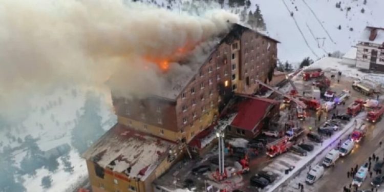 THELLOHET TRAGJEDIA NË TURQI/ 66 të vdekur nga zjarri në resortin e skive