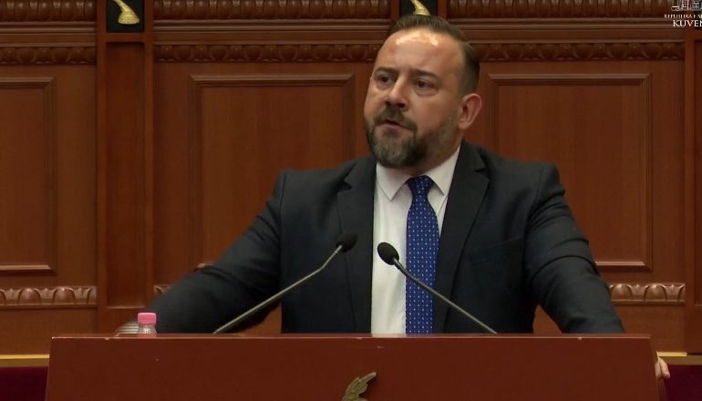 “UNË JAM ME ERIONIN”/ Deputeti socialist i del në mbrojtje Veliajt: Nuk mund ta trajtojnë si kriminel