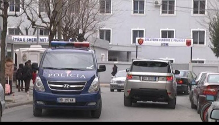 TRONDITET LEZHA/ Atentat të riut, vritet brenda në makinë