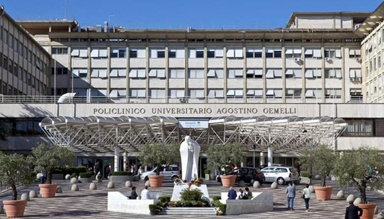 ITALI/ Kardinali Ravasi: E mundur që Papa Françesku të japë dorëheqjen