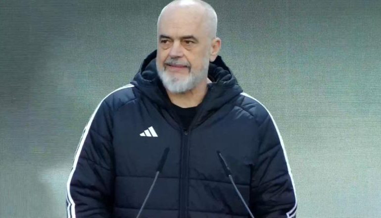 MBLEDHJA ME PUNTORËT E BASHKISË/ Rama: Siç transformuam Tiranën në 25 vite, po reformojmë edhe Drejtësinë…