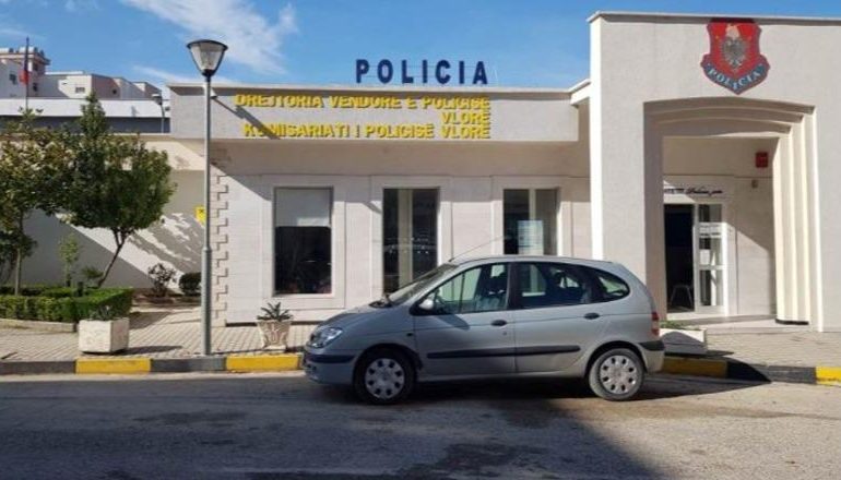 E RËNDË NË VLORË/ 12-vjeçarja bie nga ballkoni i katit të dytë të shtëpisë dhe plagoset