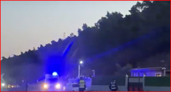 PAMJET/ Atentati në Lezhë, policia rrethon vendin e ngjarjes me shirit dhe krijon perimetër sigurie për hetime