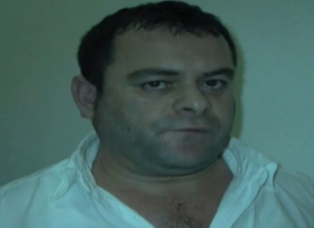 NË KËRKIM TË “BEN QIMES”/ RENEA-t “blindojnë” Fierin, çfarë u gjet në banesën e 55-vjeçarit