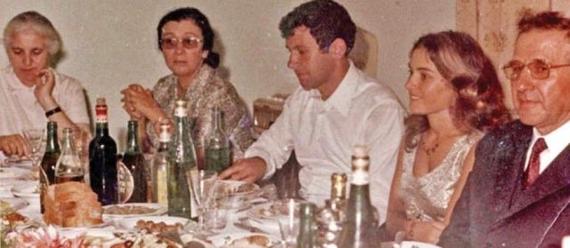 DOSSIER/ Pjesa e dytë e letrës së panjohur të Mehmet Shehut para vetvrasjes: “Kodi që i përcollit të Birit në Suedi