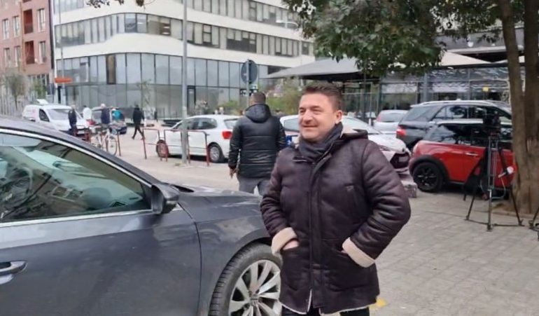 ABUZIME ME TENDERAT DHE FONDET PUBLIKE/ Ish-kreu i Bashkisë së Kavajës, Elvis Roshi paraqitet në SPAK