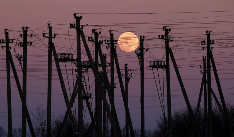 INTELIGJENCA ARTIFICIALE/ Konsumi i lartë i energjisë dhe ndikimi tek mjedisi