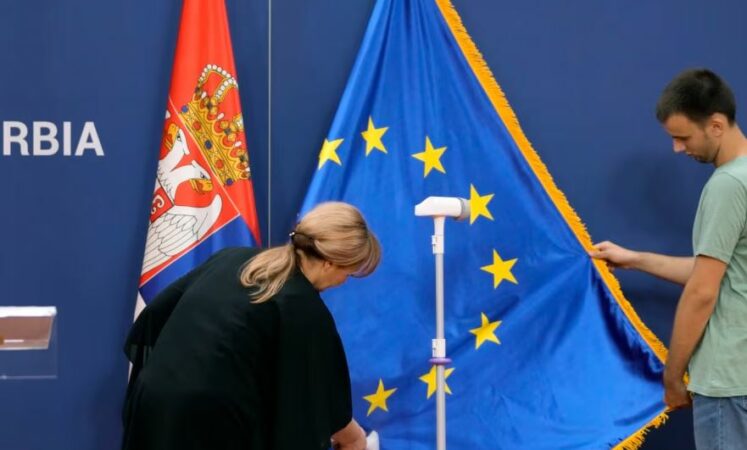 “MOS FORCONI LIDHJET ME RUSINË”/ BE thirrje Beogradit: Përshtatni politikën e jashtme me ne