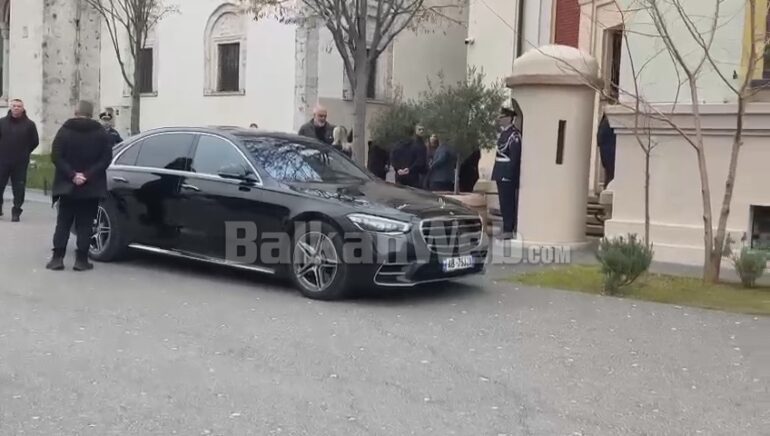 RAMA SËRISH NË BASHKINË E TIRANËS/ Takim me 5 nënkryetarët. Porosia e kryeministrit