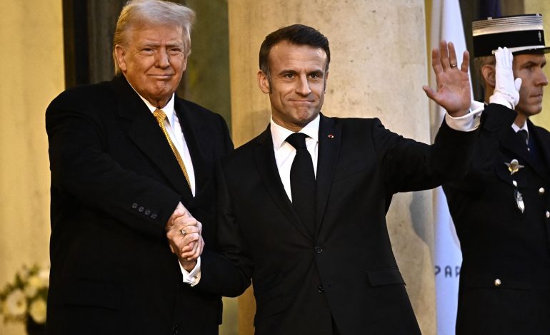 MACRON BISEDË TELEFONIKE ME TRUMP/ Para se liderët europianë të nisin takimin urgjent në Elysee, për Ukrainën
