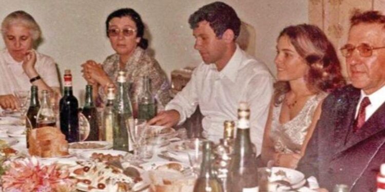 DOSSIER/ Zbulohen letrat e Mehmet Shehut për oficerin e Sigurimit dhe ambasadorin shqiptar në Suedi dy javë para vetëvrasjes: Të lutem si vëlla, kujdesu për…