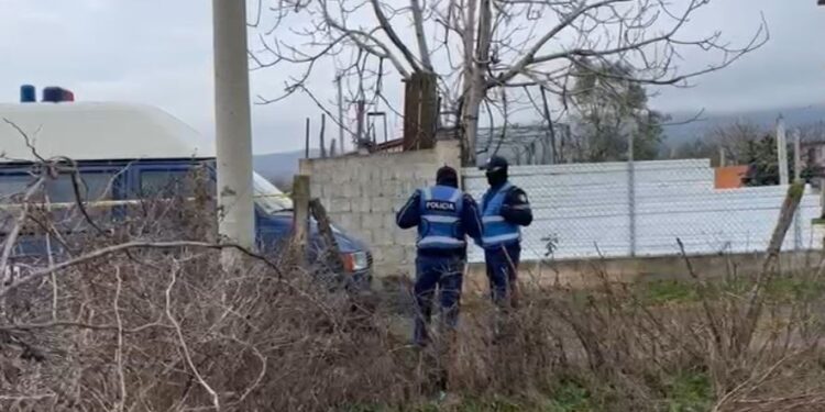 KRIMI NË SHKODËR/ 20-vjeçari u qëllua me pistoletë në gjoks, gjendet gëzhoja në skenën e krimit