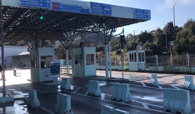 GREVA NË GREQI/ Bllokohet në Kakavijë kalimi i automjeteve, lejohen vetëm këmbësorët