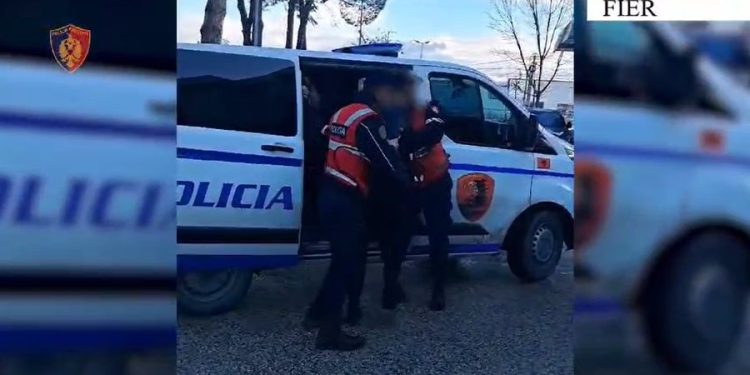 I AKUZUAR PËR VRASJE DHE PLAGOSJE NË ITALI/ Arrestohet në Fier 30-vjeçari i rrezikshëm