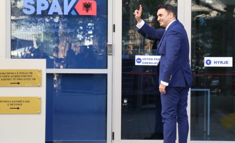 KËLLIÇI NËN HETIM PËR FALSIFIKIM DIPLOME/ Thërritet në SPAK nëndrejtoresha e “Harry Fultz”