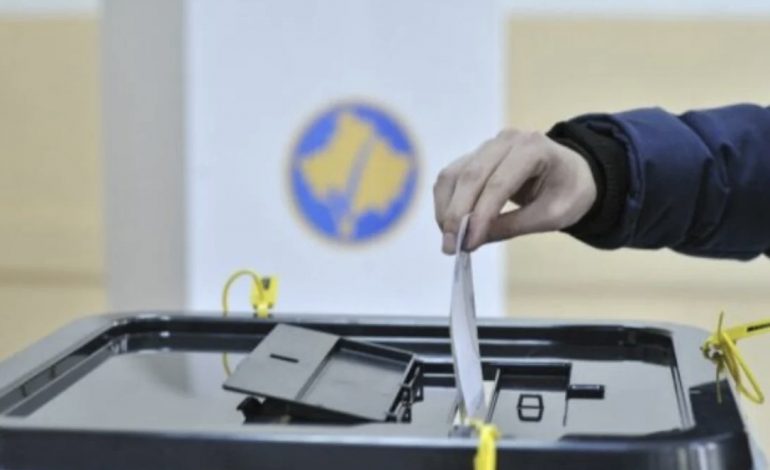 KOSOVA VOTON SOT/ Rreth 2 milionë qytetarë i drejtohen kutive të votimit për të zgjedhur 120 ligjvënësit