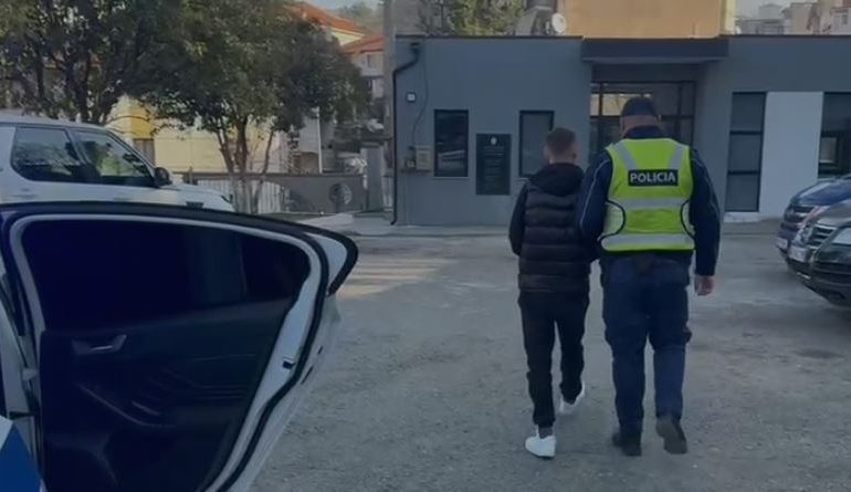 E PËSON KEQ NGA PARAKALIMI I GABUAR/ U ndalua nga “Rrugorja”, rezultoi i shpallur në kërkim (EMRI)