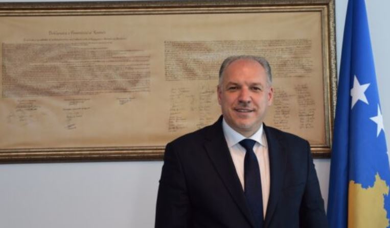 DYSHOHET SE KA SULMUAR FIZIKISHT DY PERSONA/ Ndalohet për 48 orë ministri në Kosovë