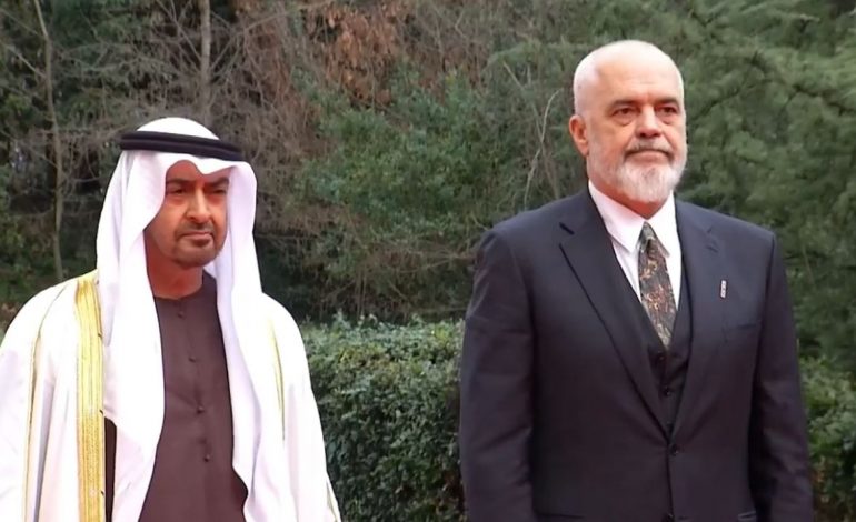 PAMJET/ Presidenti i Emirateve të Bashkuara Arabe, Mohamed bin Zayed Al Nahyan pritet me ceremoni nderimi në Tiranë